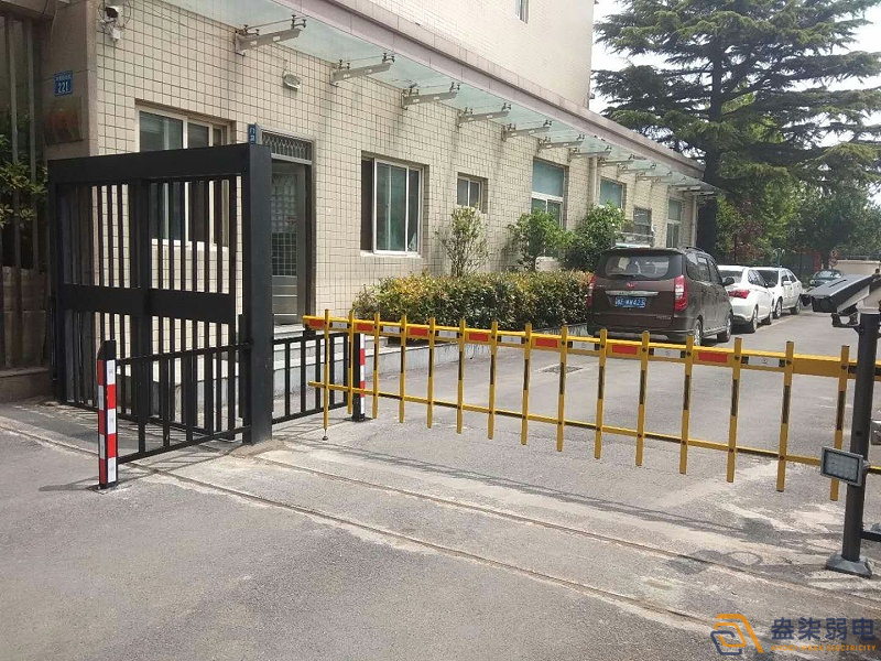 智能门禁道闸，科学守护企业安全